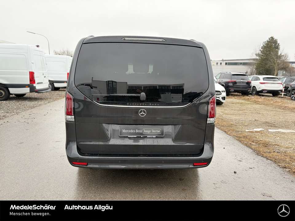 Mercedes-Benz V 220 - Imagem 11