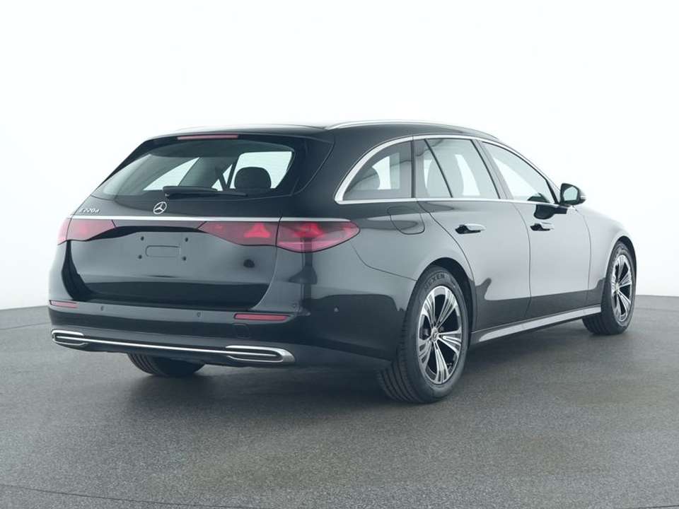 Mercedes-Benz E 220 - Imagem 2