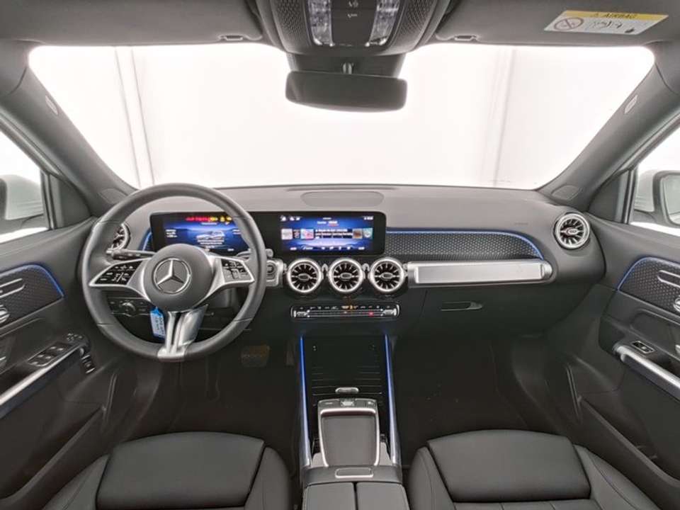 Mercedes-Benz EQB 250 - Imagem 7