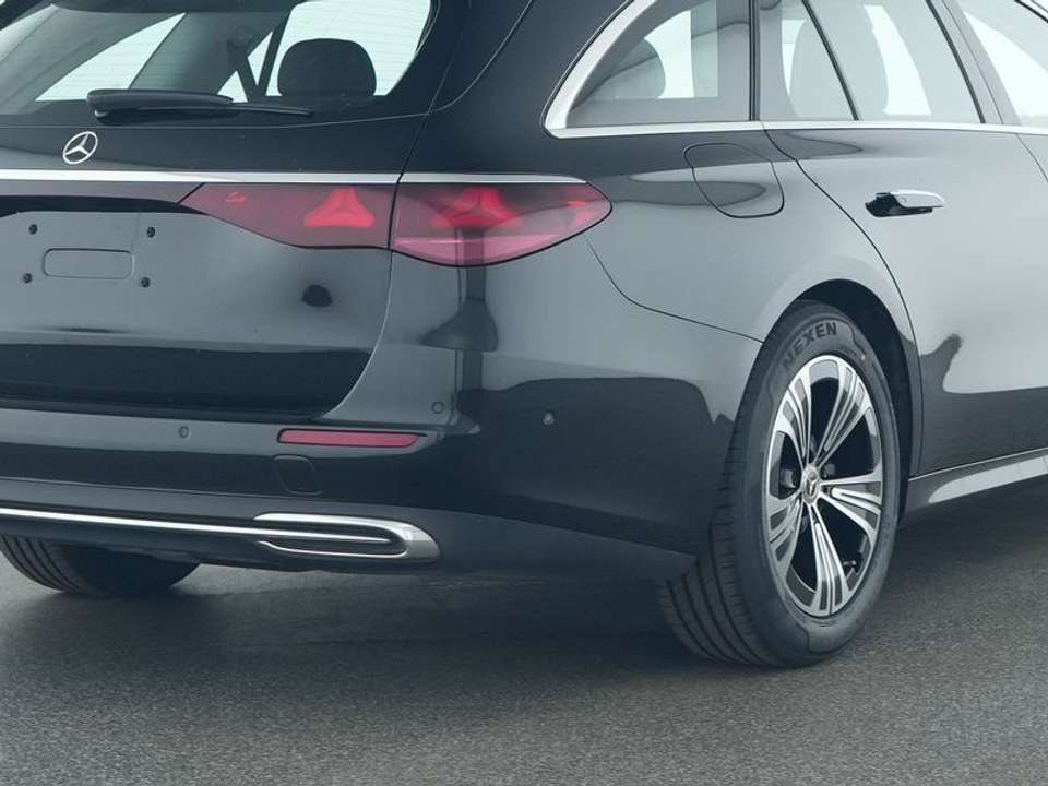 Mercedes-Benz E 220 - Imagem 9
