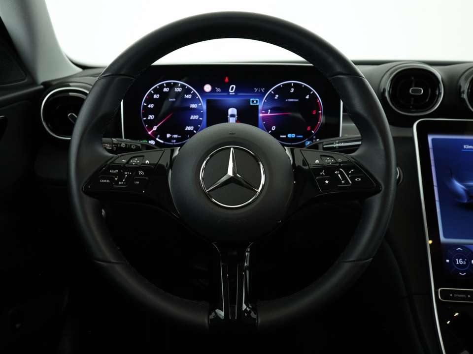 Mercedes-Benz C 220 - Imagem 12