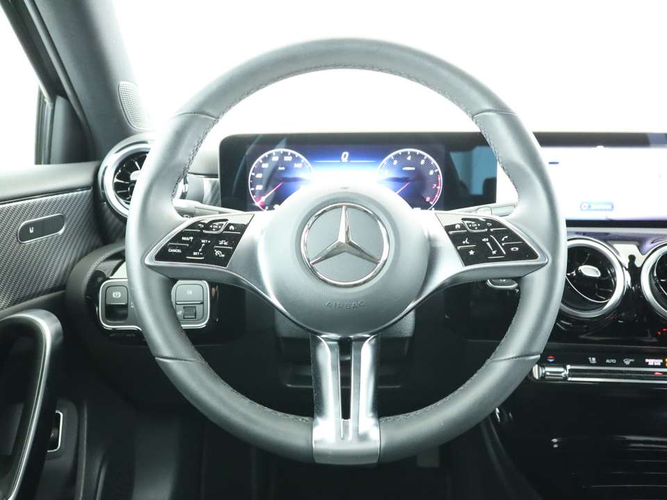 Mercedes-Benz A 180 - Imagem 12