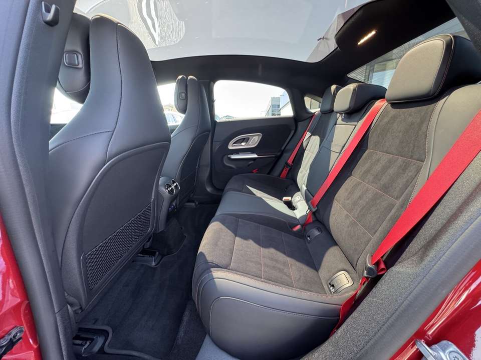 Mercedes-Benz CLA 350 - Imagem 11