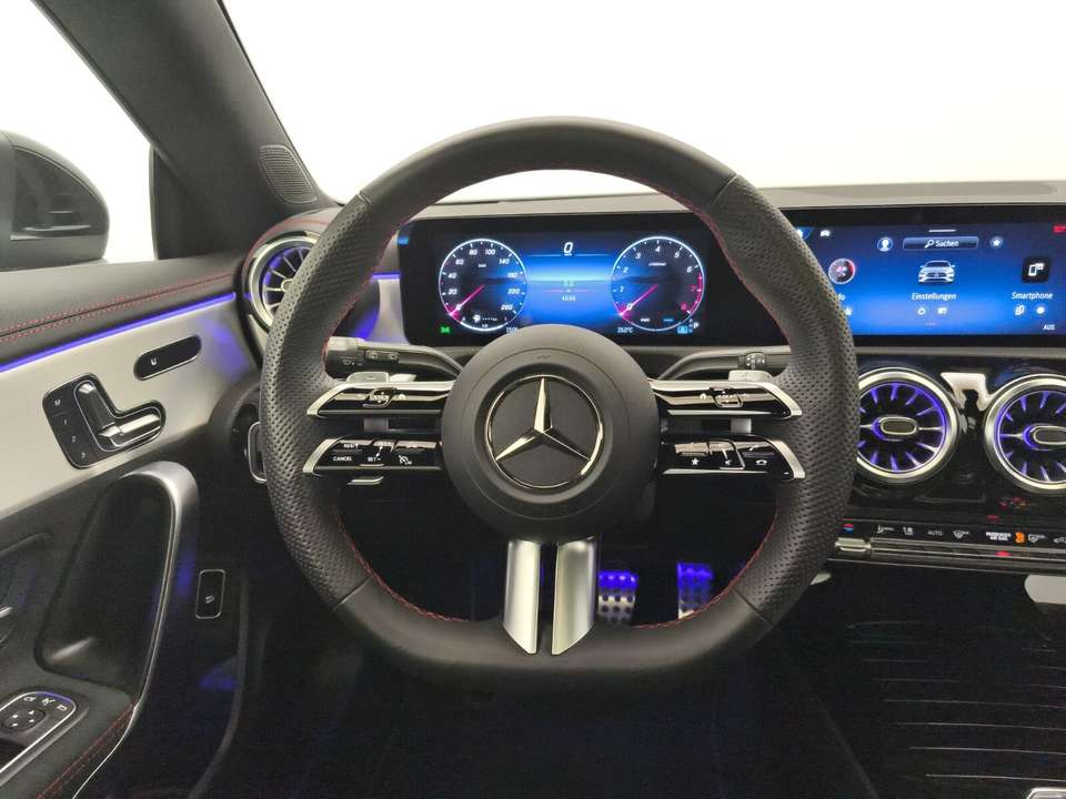 Mercedes-Benz CLA 180 - Imagem 13
