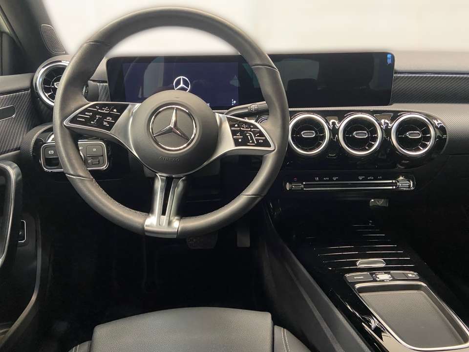 Mercedes-Benz A 180 - Imagem 10