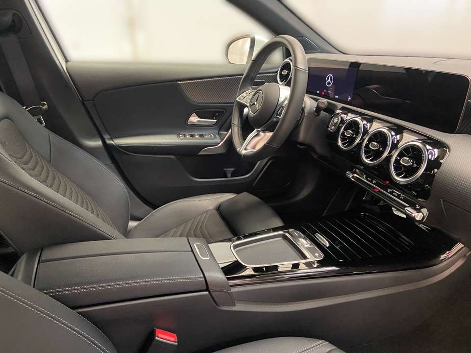 Mercedes-Benz A 180 - Imagem 11