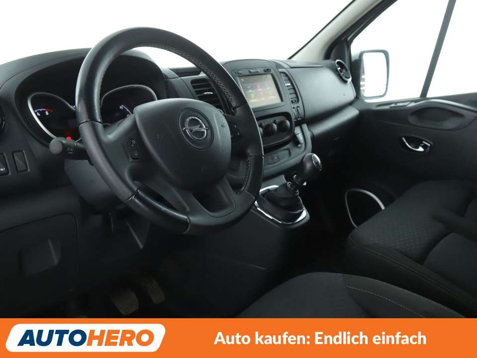 Opel Vivaro - Imagem 11