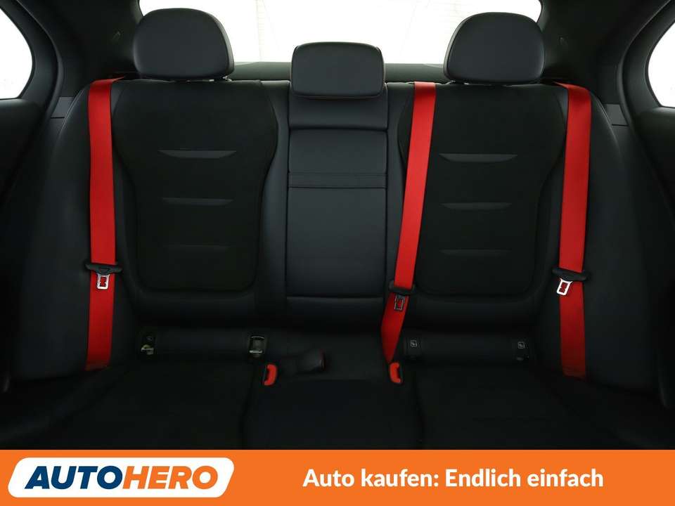 Mercedes-Benz C 43 AMG - Imagem 15