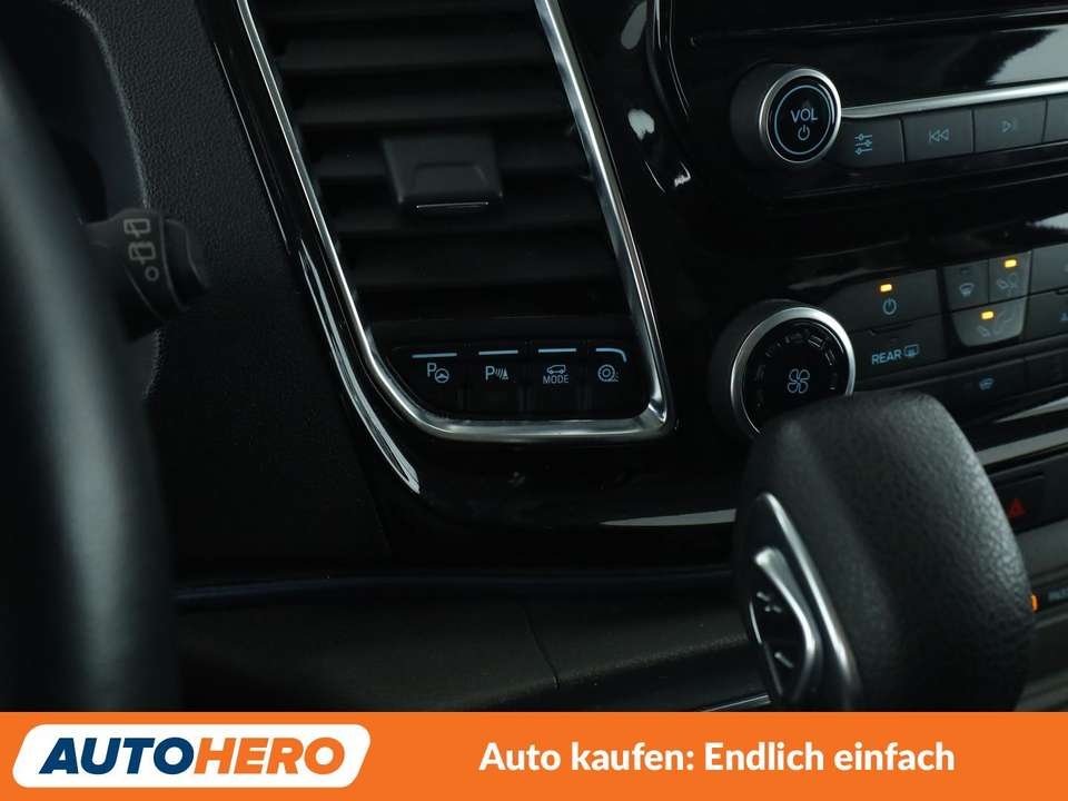 Ford Tourneo Custom - Imagem 14