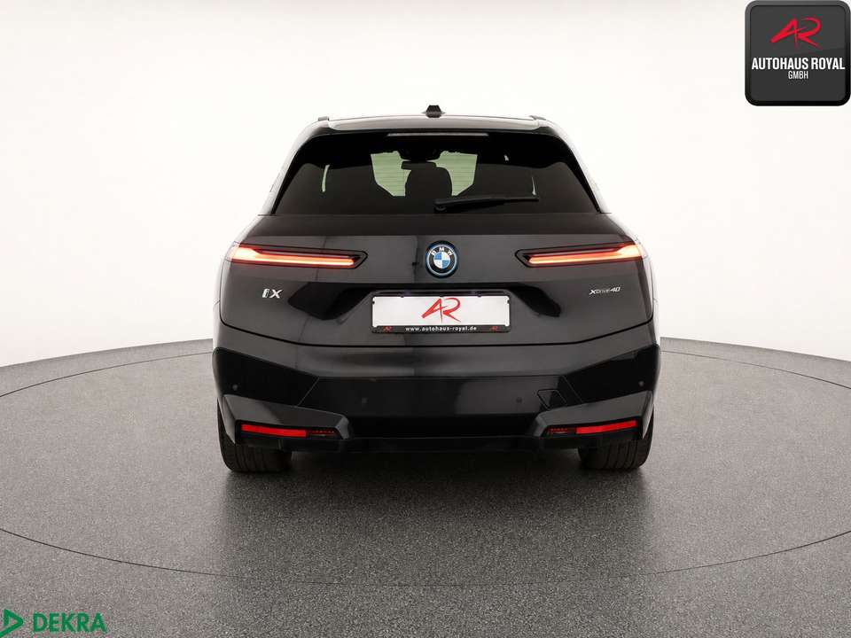 BMW iX - Imagem 4