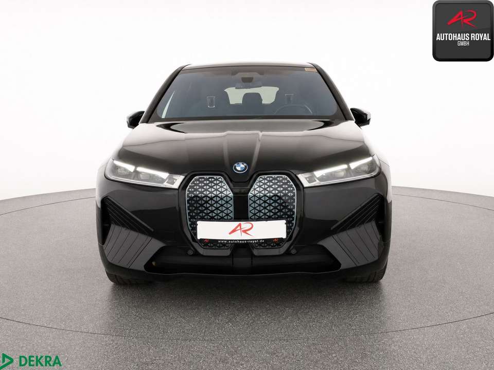 BMW iX - Imagem 8