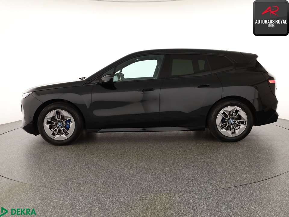 BMW iX - Imagem 2