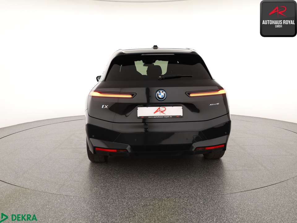 BMW iX - Imagem 4