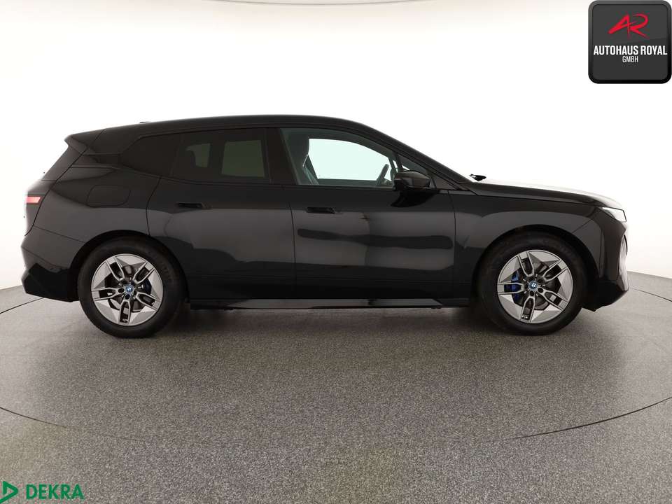 BMW iX - Imagem 6