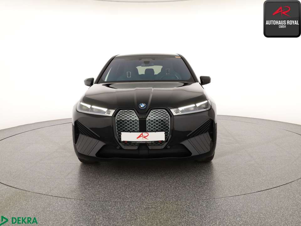 BMW iX - Imagem 8
