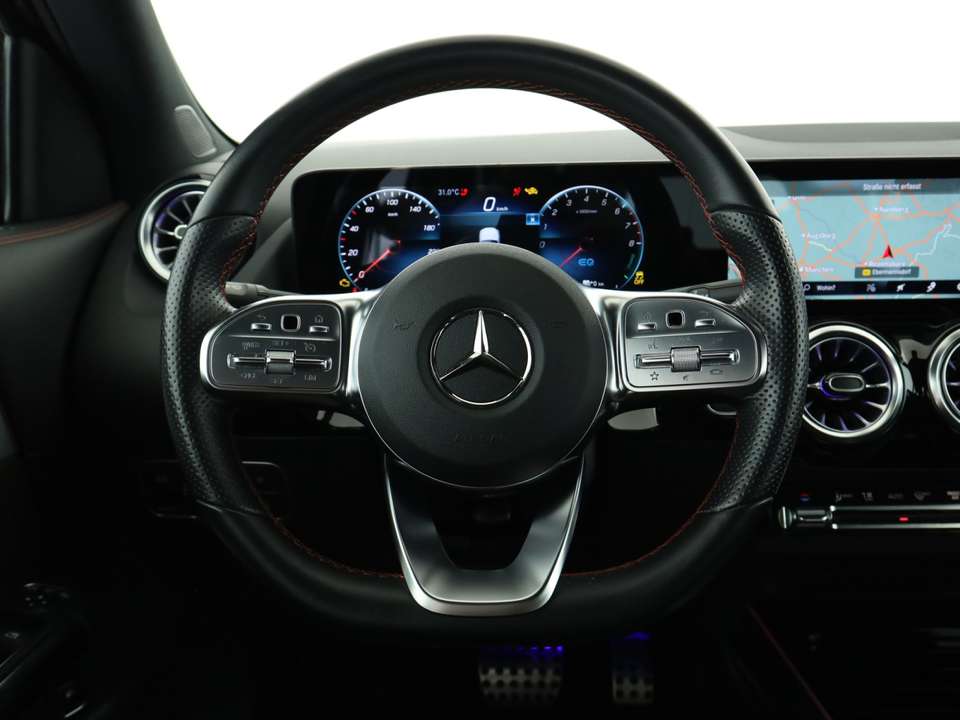 Mercedes-Benz GLA 250 - Imagem 12