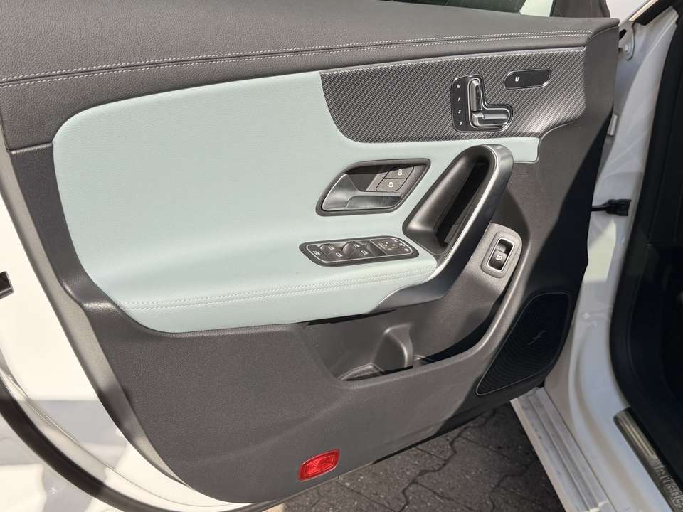 Mercedes-Benz CLA 180 - Imagem 5