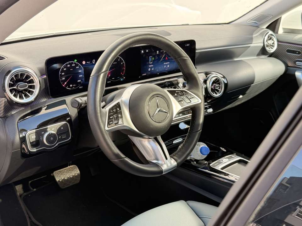 Mercedes-Benz CLA 180 - Imagem 6