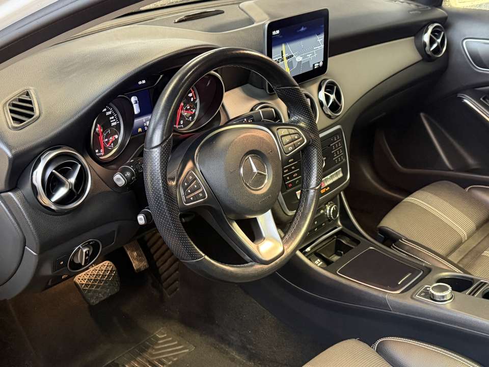 Mercedes-Benz GLA 250 - Imagem 13