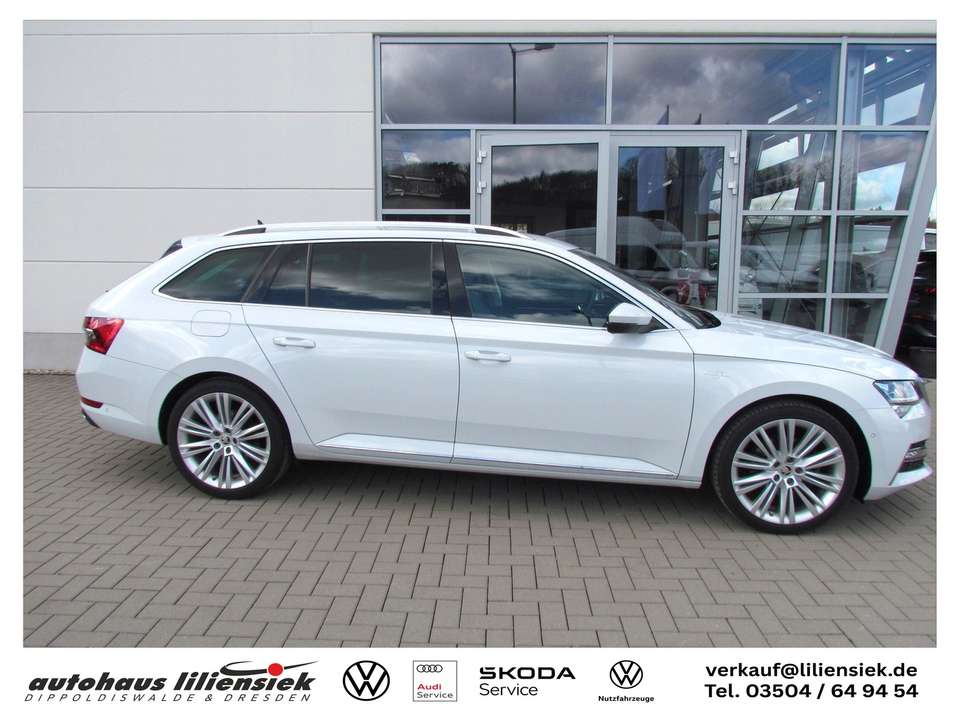 Skoda Superb - Imagem 1