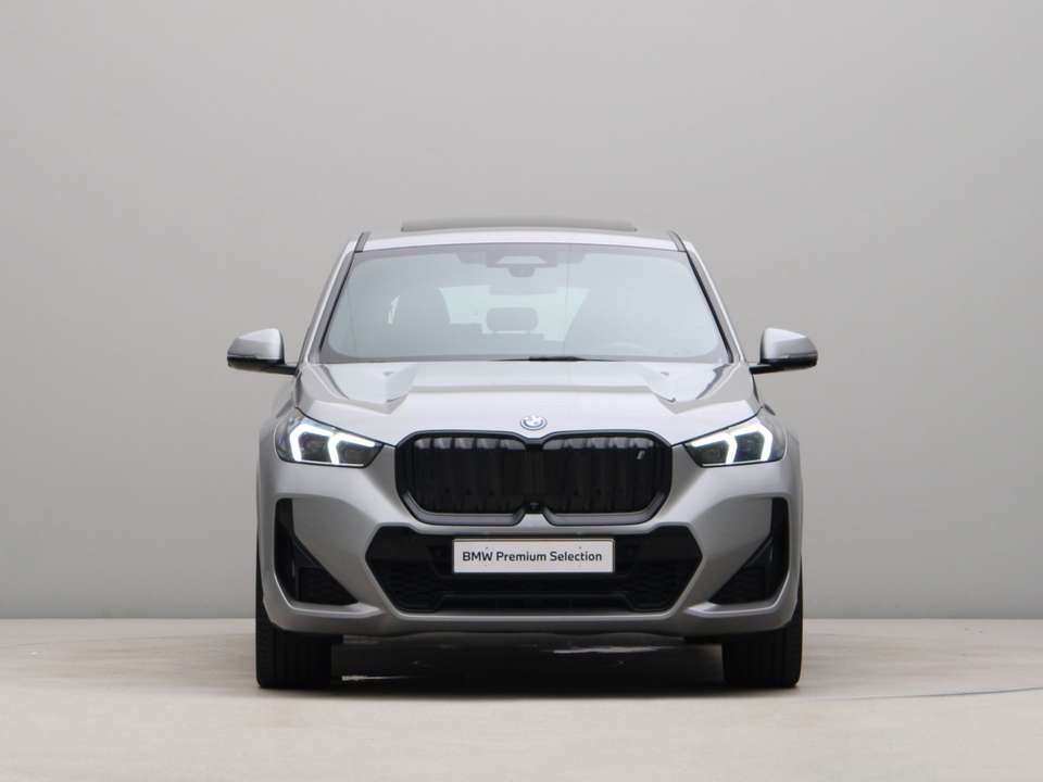 BMW iX1 - Imagem 6