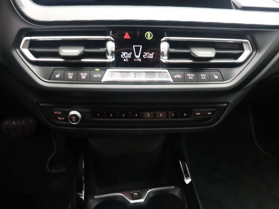 BMW 218 - Imagem 13