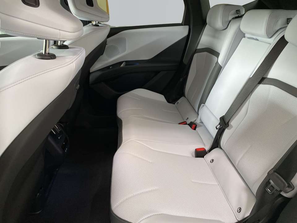 BMW iX3 - Imagem 9