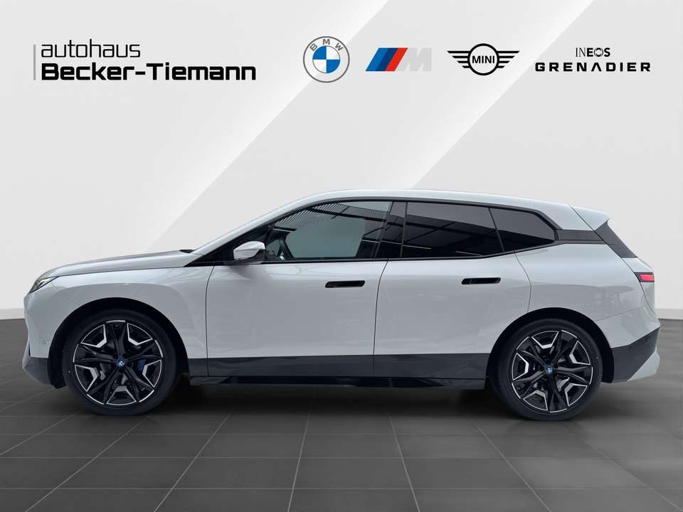 BMW iX - Imagem 3