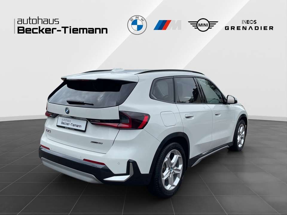 BMW iX - Imagem 6