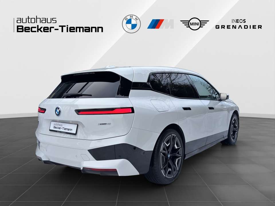 BMW iX - Imagem 6