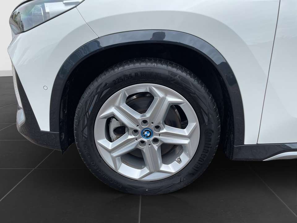 BMW iX - Imagem 8