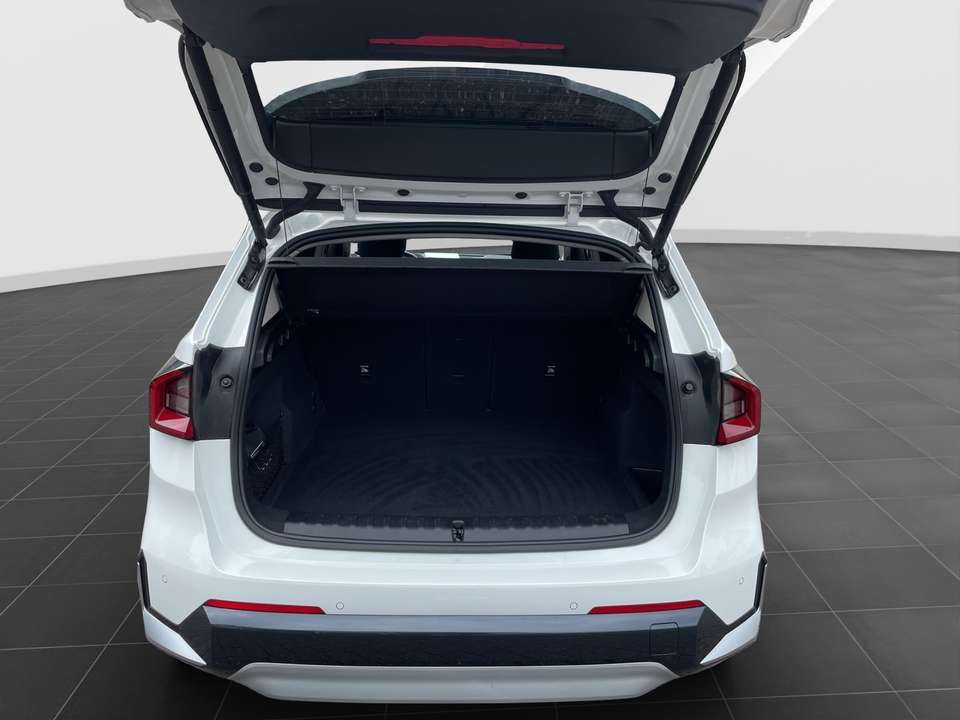 BMW iX - Imagem 9