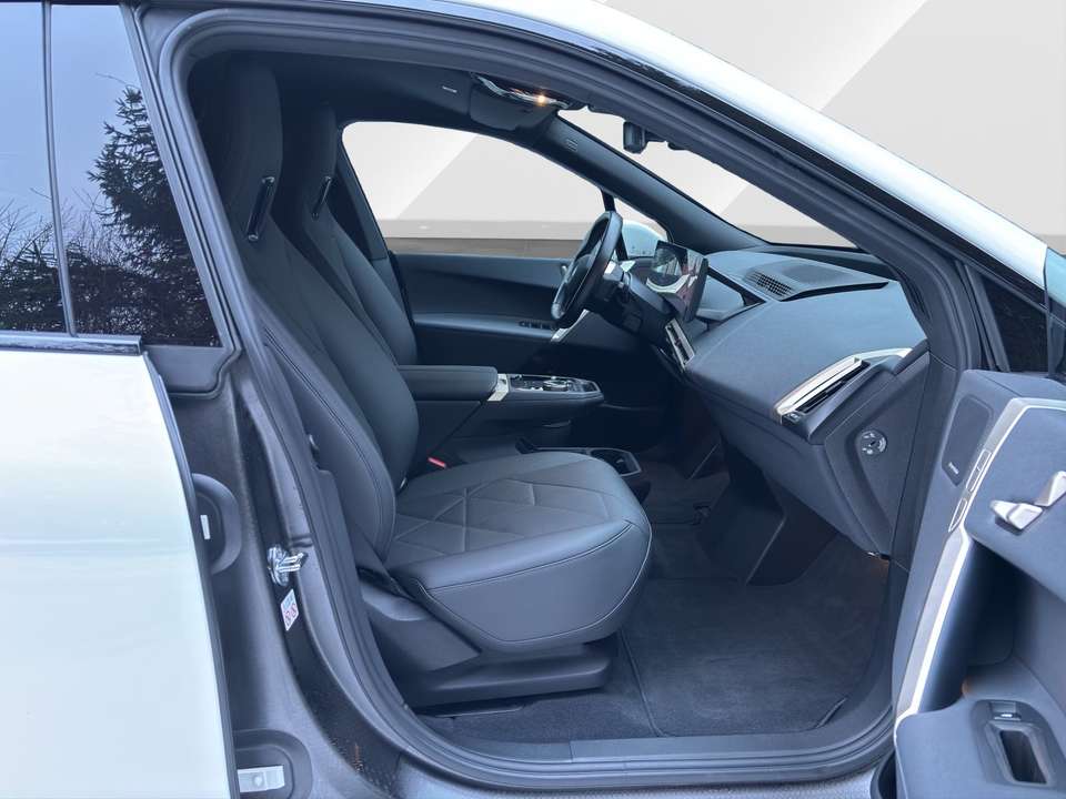 BMW iX - Imagem 11