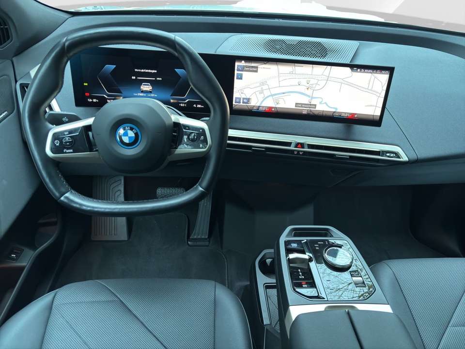 BMW iX - Imagem 14