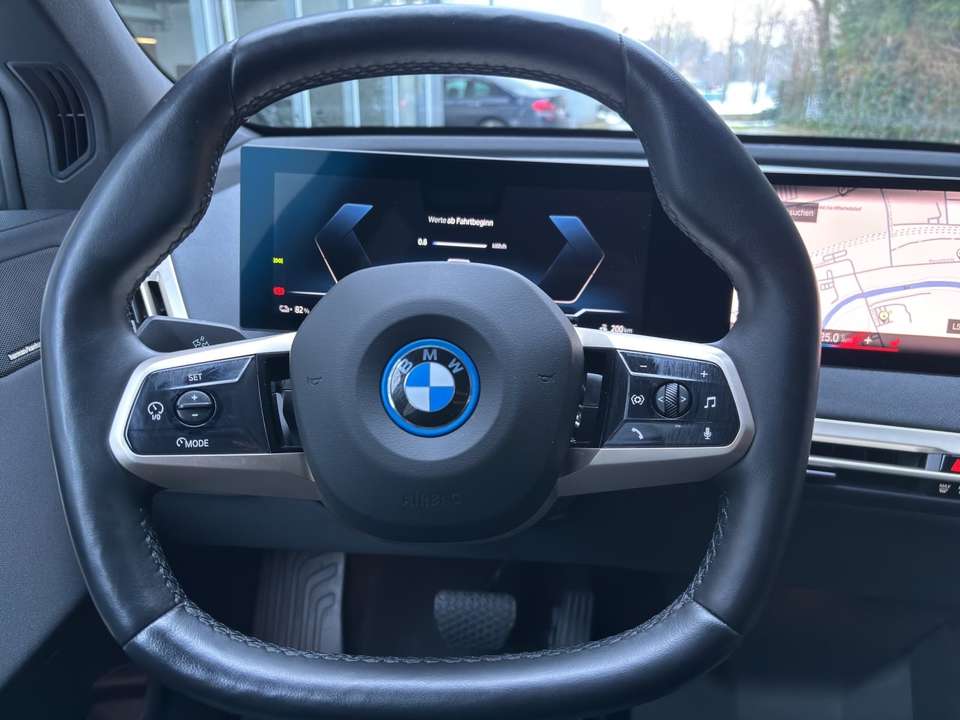 BMW iX - Imagem 15