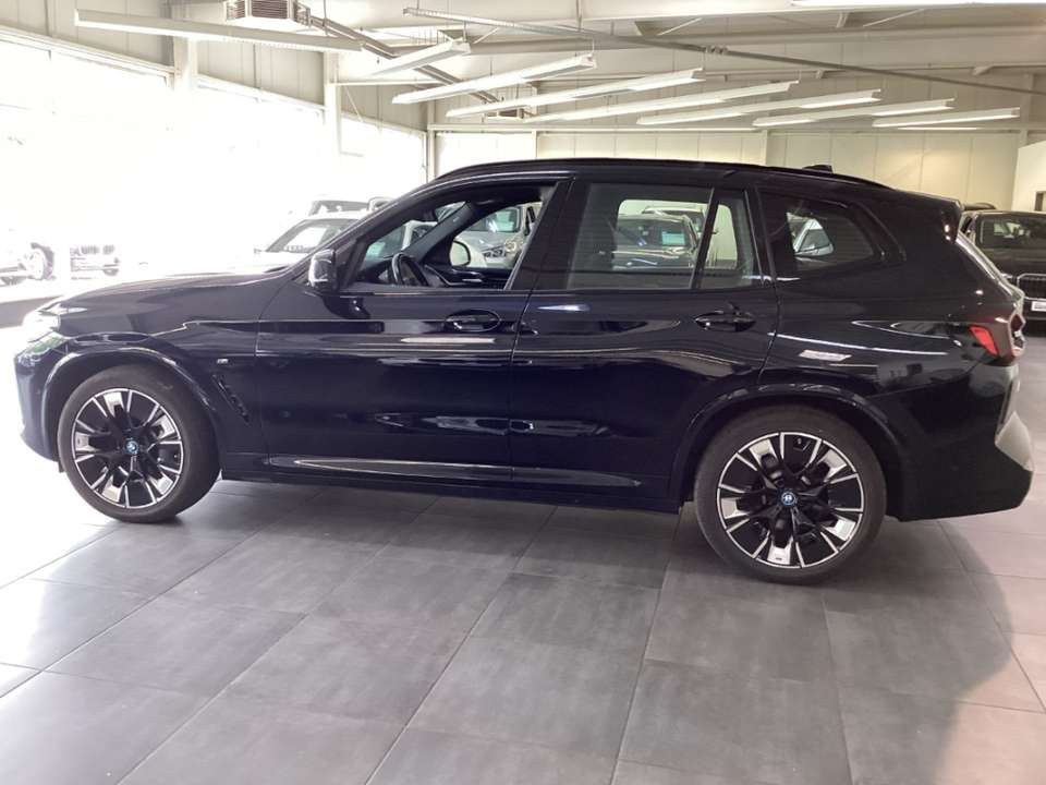 BMW iX3 - Imagem 4