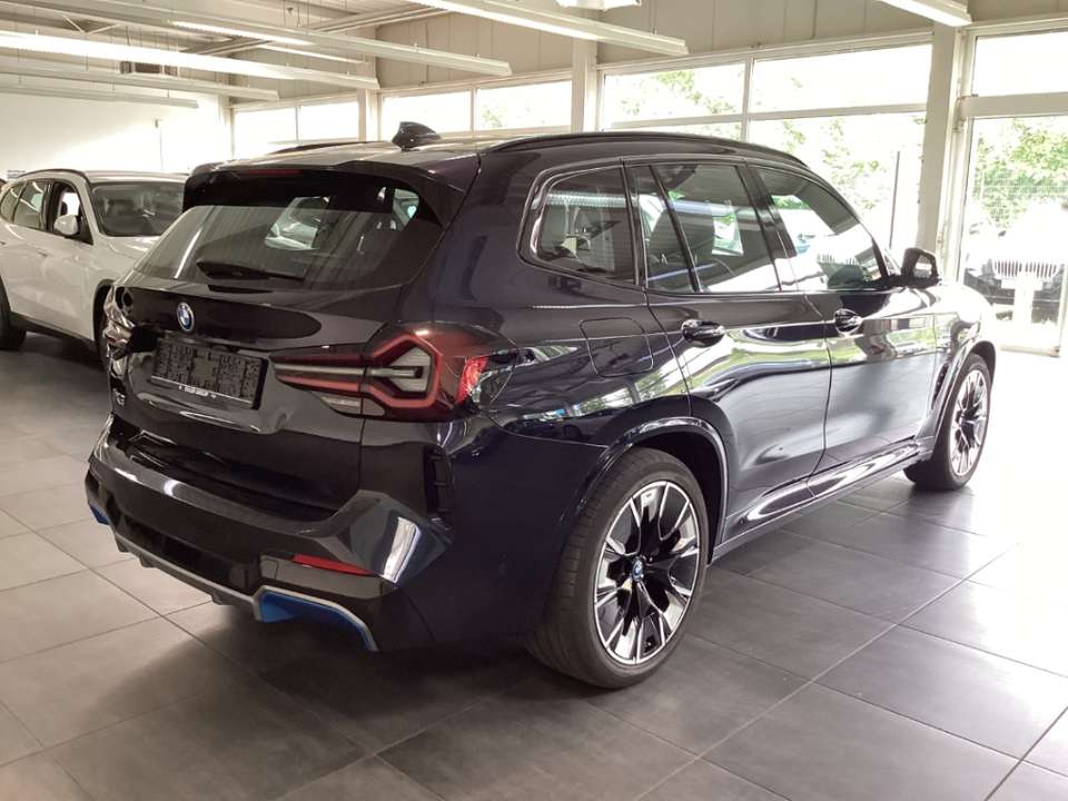 BMW iX3 - Imagem 7