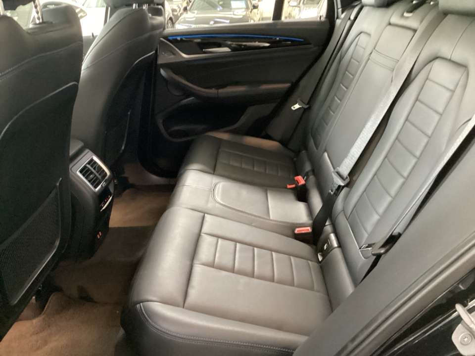 BMW iX3 - Imagem 12