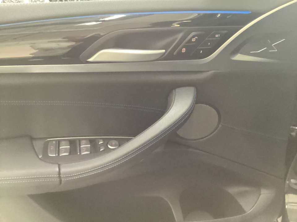 BMW iX3 - Imagem 15