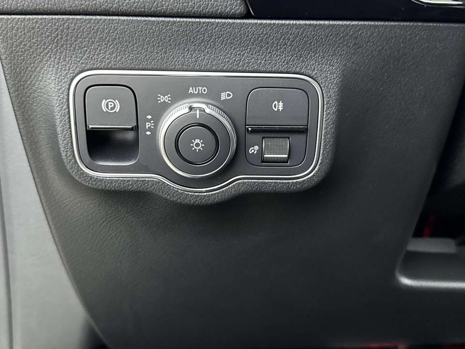 Mercedes-Benz EQA 250 - Imagem 12