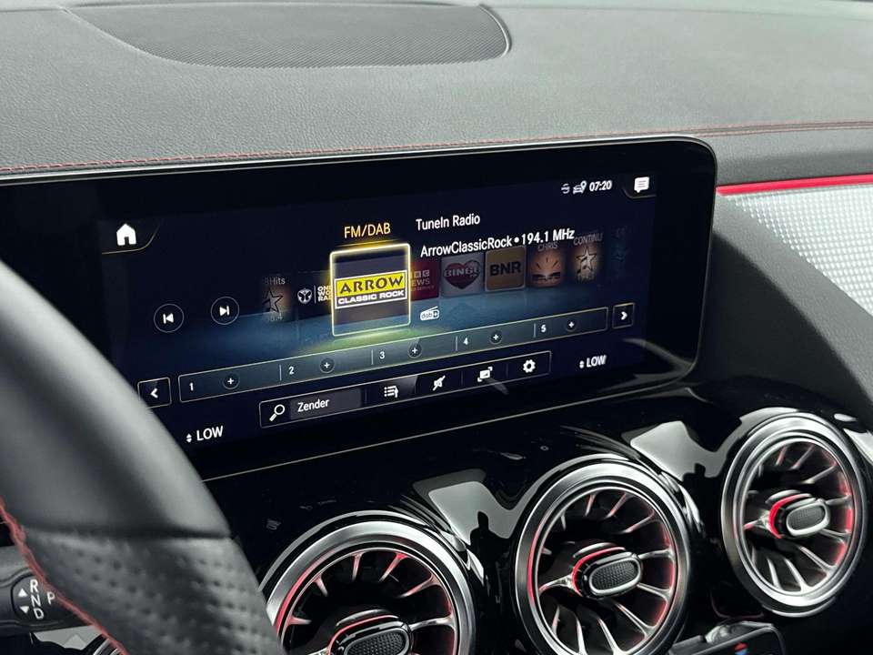 Mercedes-Benz EQA 250 - Imagem 15
