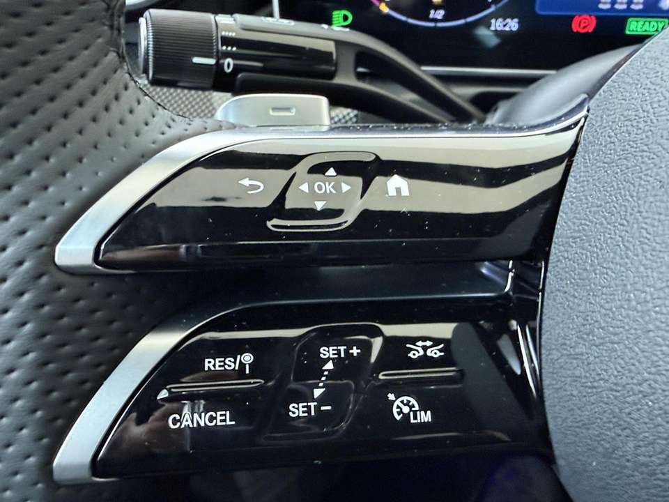 Mercedes-Benz C 300 - Imagem 13