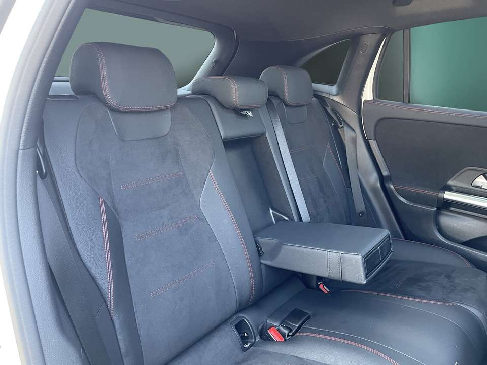 Mercedes-Benz EQA 250 - Imagem 12