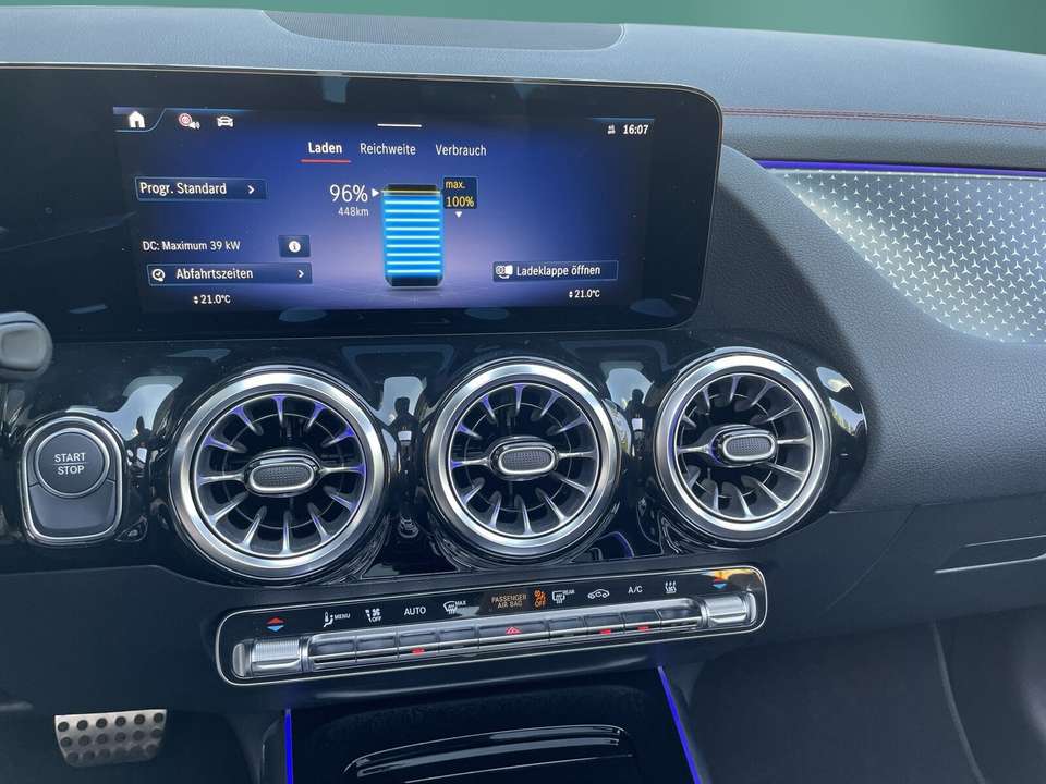 Mercedes-Benz EQA 250 - Imagem 15