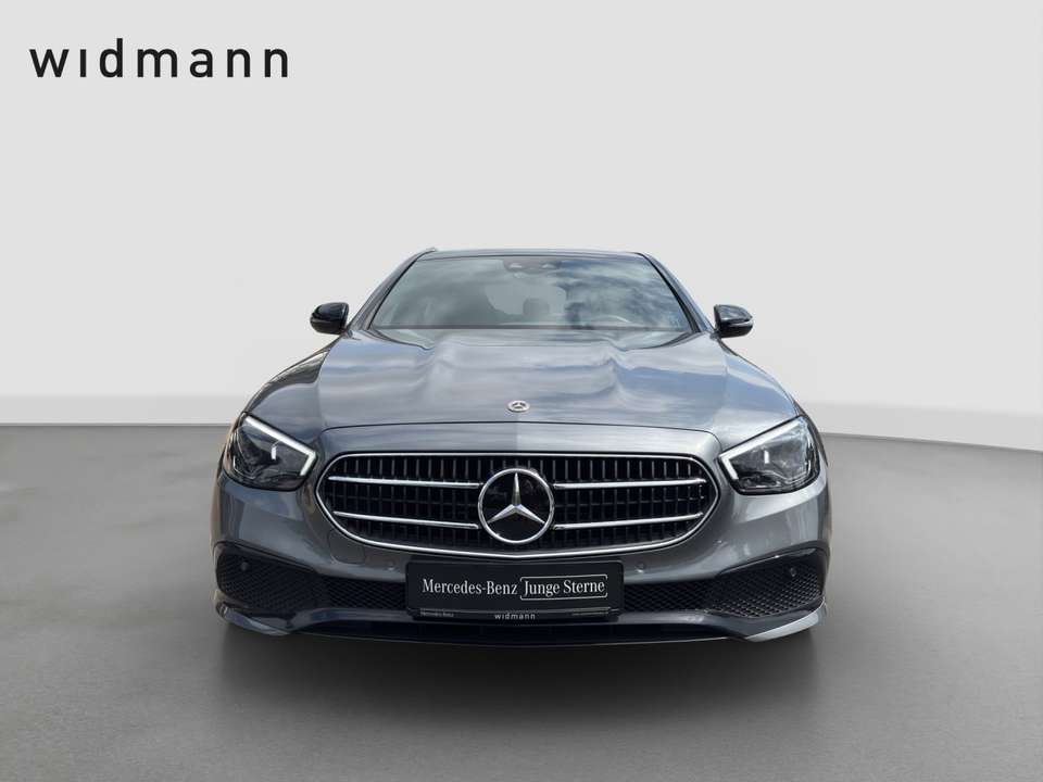 Mercedes-Benz E 220 - Imagem 2