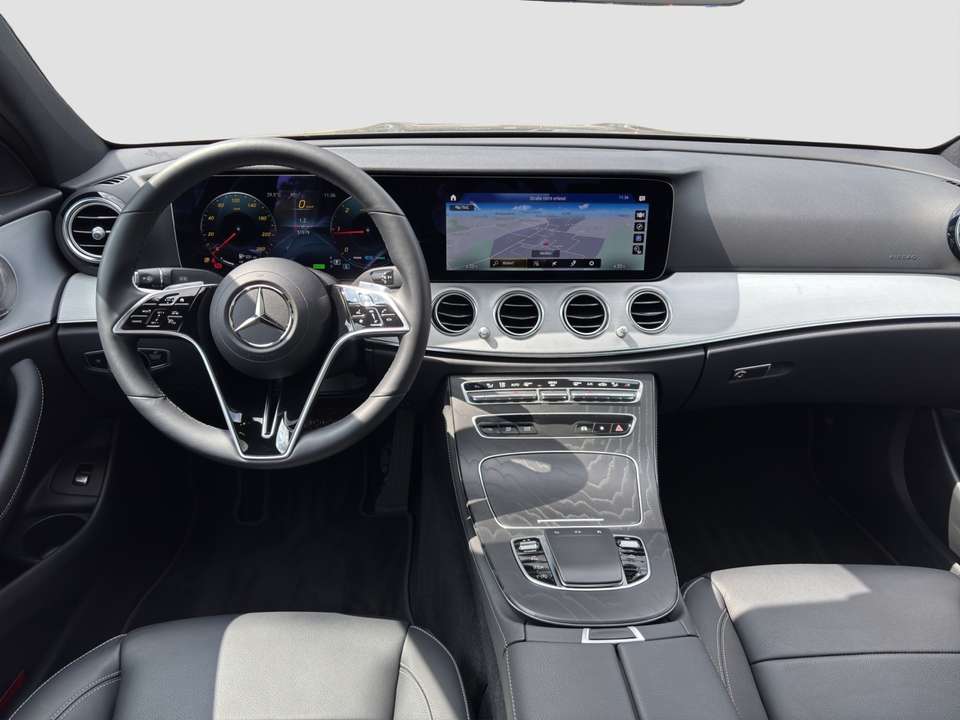 Mercedes-Benz E 220 - Imagem 9