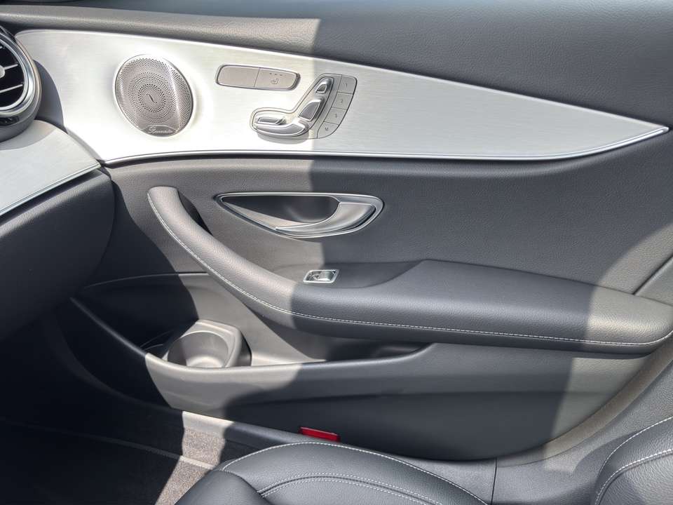 Mercedes-Benz E 220 - Imagem 14