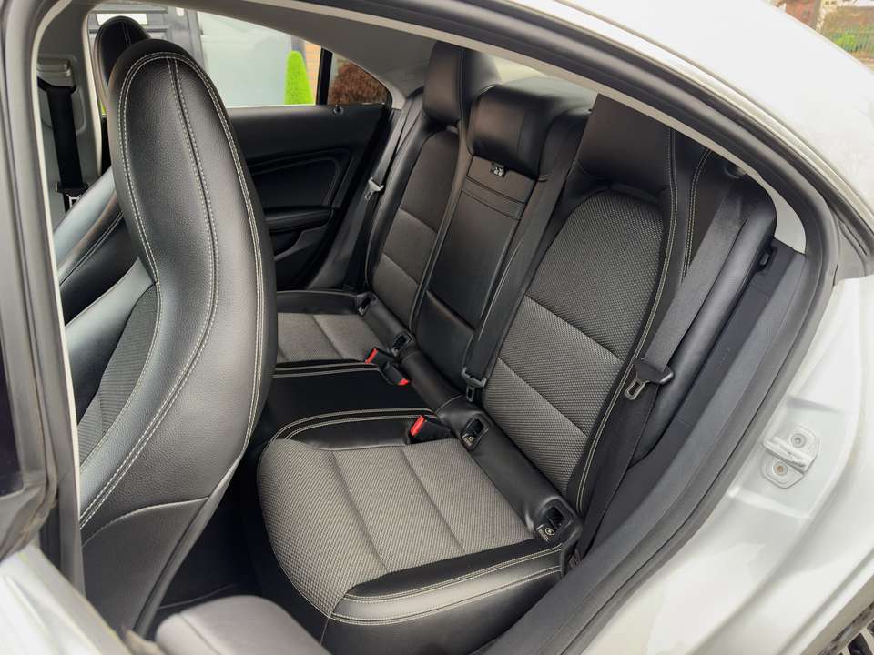 Mercedes-Benz CLA 200 - Imagem 10