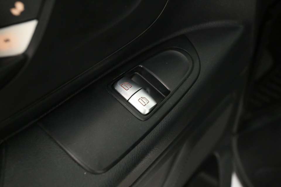 Mercedes-Benz Vito - Imagem 13