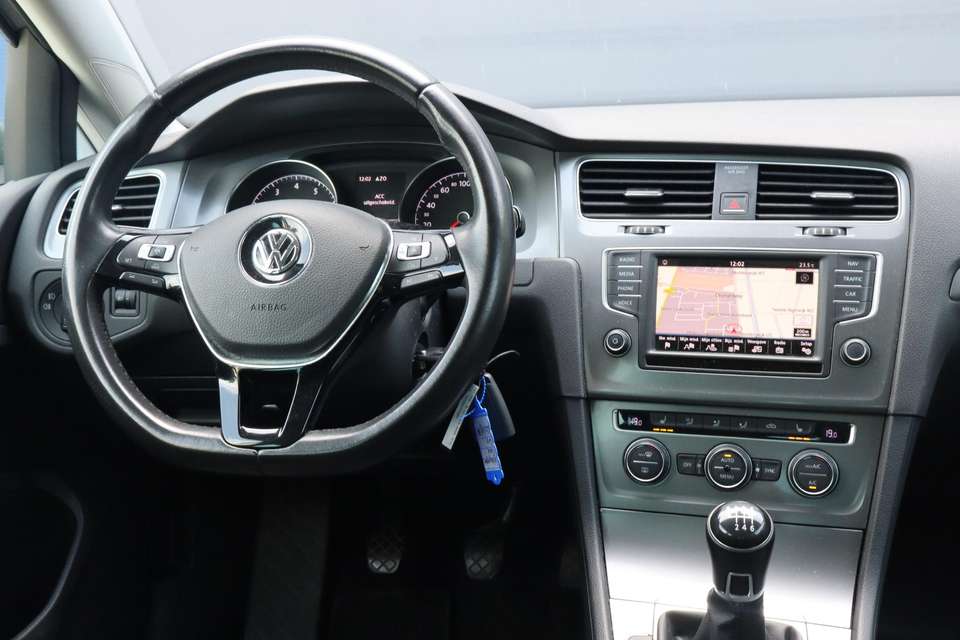 Volkswagen Golf - Imagem 4